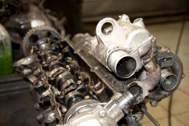 двигатель внутренного сгорания в разобранном виде